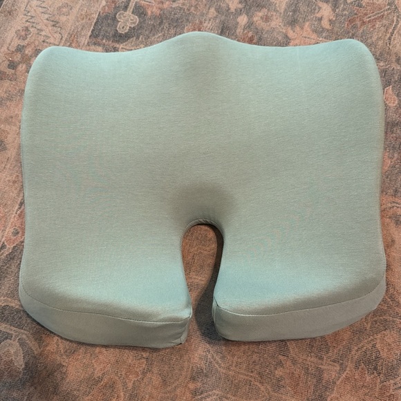 Like-new cushion lab pressure relief seat cushion - Picture 2 of 15